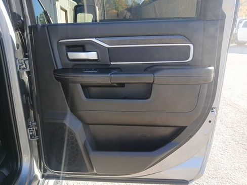 Used 2024 RAM 2500 Big Horn w/ Sport Appearance Package image 32