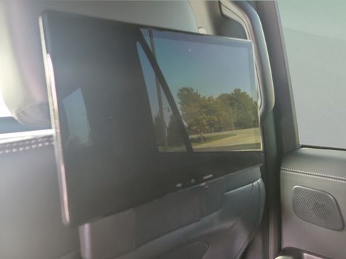Used 2026 Ford Expedition Max Platinum w/ Stealth Performance Package AWD/4WD image 14
