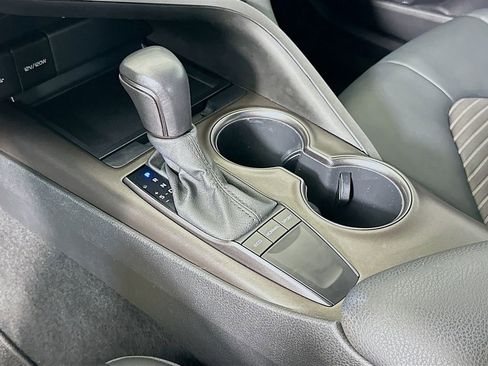 Certified 2022 Toyota Camry SE image 16