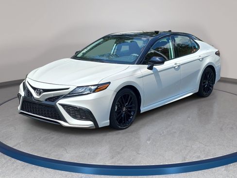 Used 2021 Toyota Camry XSE FWD image 1