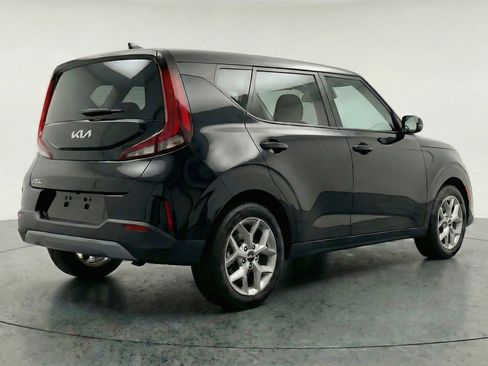 Used 2025 Kia Soul LX w/ LX Technology Package FWD image 9