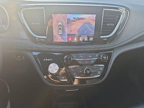 New 2026 Chrysler Pacifica Select image 26