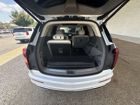 Certified 2024 Cadillac XT6 Premium Luxury w/ Technology Package FWD image 27