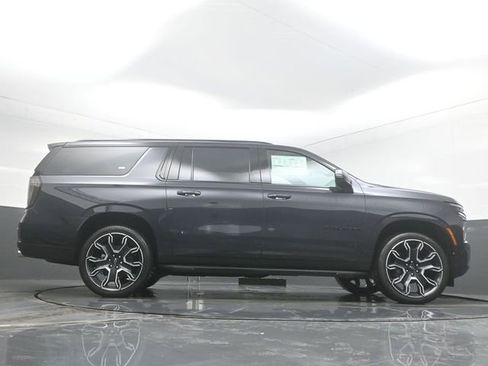 New 2026 Chevrolet Suburban RST w/ Advanced Technology Package image 32