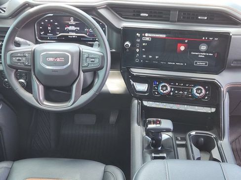 Used 2025 GMC Sierra 1500 AT4 w/ AT4 Premium Package AWD/4WD image 28