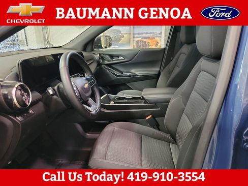 Used 2025 Chevrolet Equinox LT FWD image 9