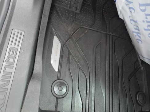 Used 2022 Chevrolet Equinox RS w/ LPO, Floor Liner Package image 17