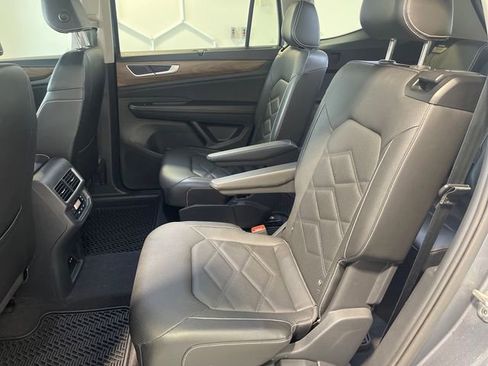 Used 2024 Volkswagen Atlas SE w/ Panoramic Sunroof Package AWD/4WD image 16