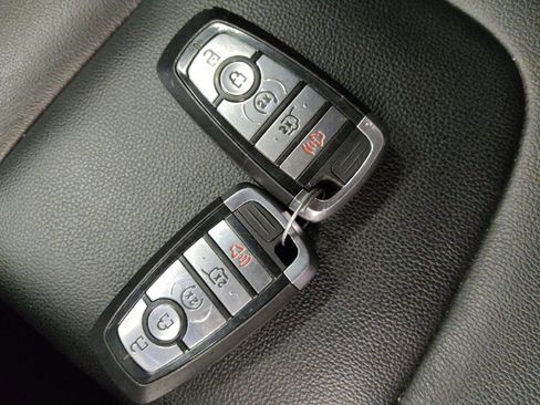 Used 2022 Ford Edge Titanium w/ Cargo Accessory Package AWD/4WD image 32