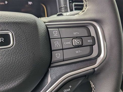 New 2024 Jeep Wagoneer 4WD w/ Premium Group I image 13