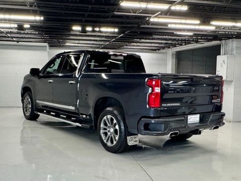 Used 2023 Chevrolet Silverado 1500 High Country w/ Technology Package image 4