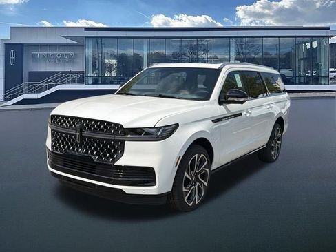 New 2027 Lincoln Navigator L Black Label AWD/4WD image 3