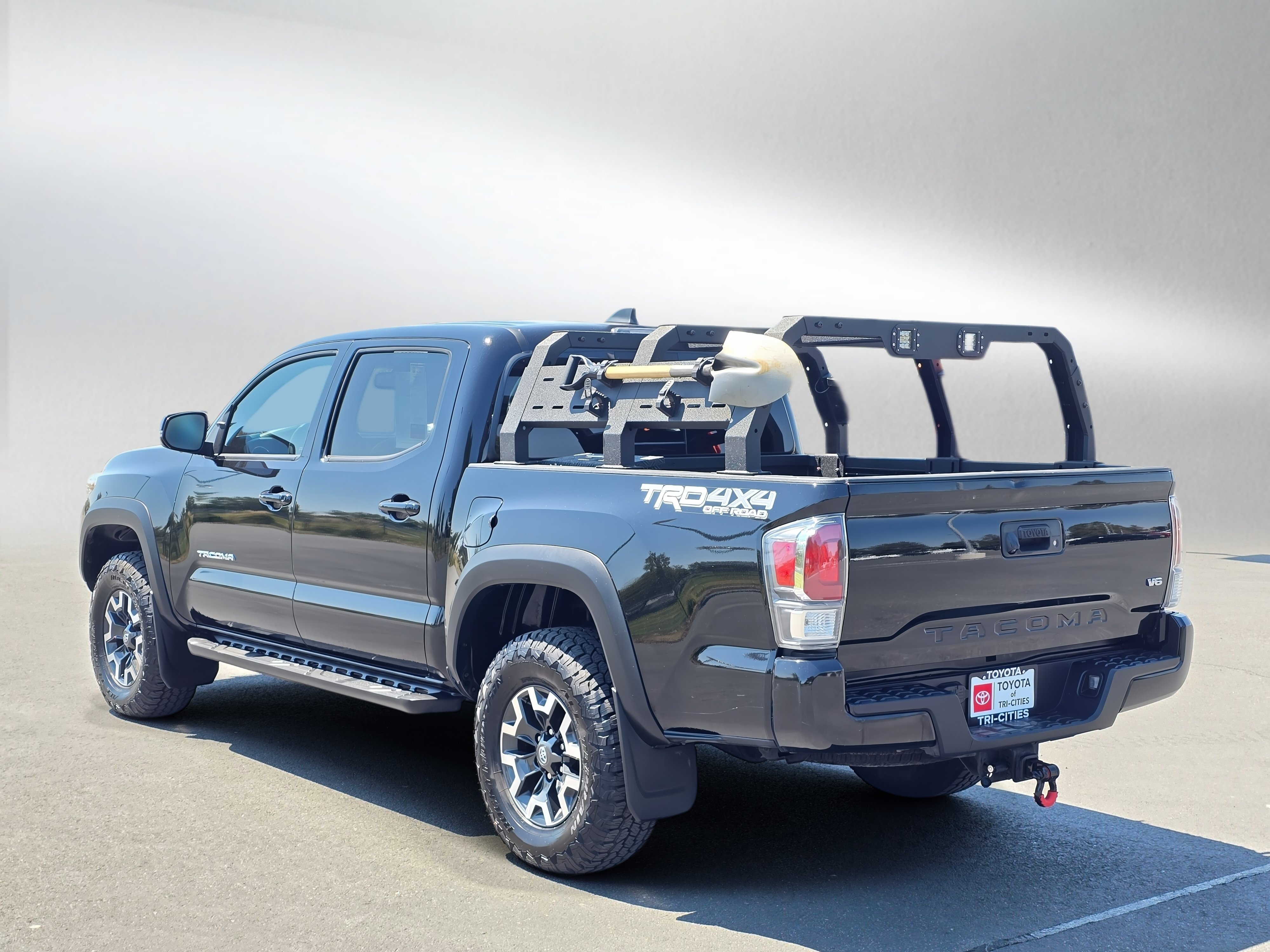 Used 2021 Toyota Tacoma TRD Off-Road AWD/4WD image 3