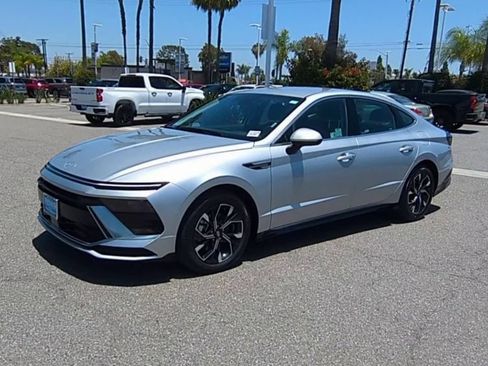 Used 2025 Hyundai Sonata SEL FWD image 4