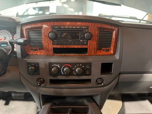 Used 2006 Dodge Ram 2500 Truck SLT w/ Quad Cab Big Horn Value Group AWD/4WD image 15