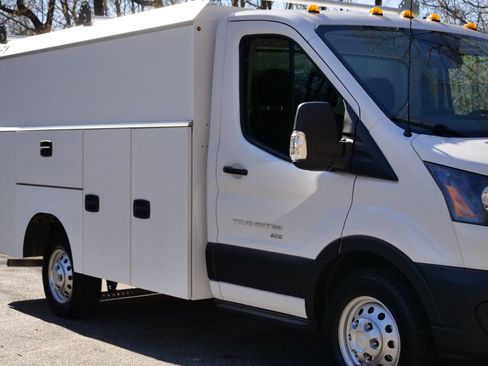 Used 2024 Ford Transit 350 AWD w/ Exterior Upgrade Package image 39