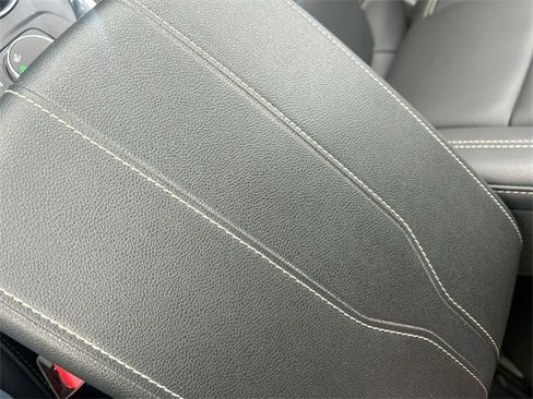 Used 2024 Chevrolet Traverse LT image 24