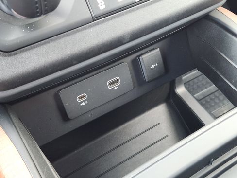 Certified 2023 Land Rover Defender 110 X image 22