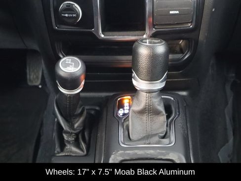 Used 2022 Jeep Wrangler Sport AWD/4WD image 27