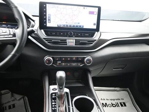 Used 2023 Nissan Altima 2.5 SR w/ SR Premium Package FWD image 18