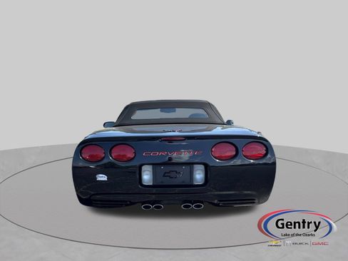 Used 2002 Chevrolet Corvette Convertible w/ Preferred Equipment Group2 RWD image 4