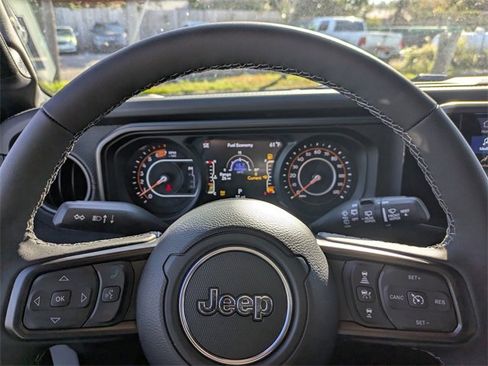 New 2026 Jeep Wrangler Unlimited Rubicon w/ Safety Group image 27