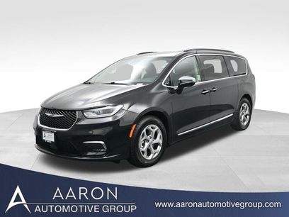 Used 2023 Chrysler Pacifica Limited