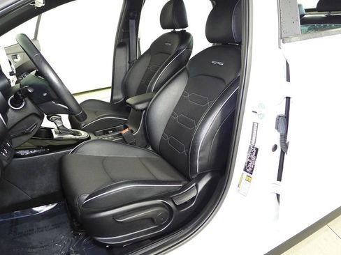 Used 2024 Kia Forte GT-Line image 21