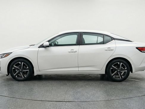 Used 2025 Nissan Sentra SV image 5