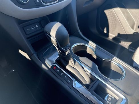 Used 2024 Chevrolet Equinox LS image 17