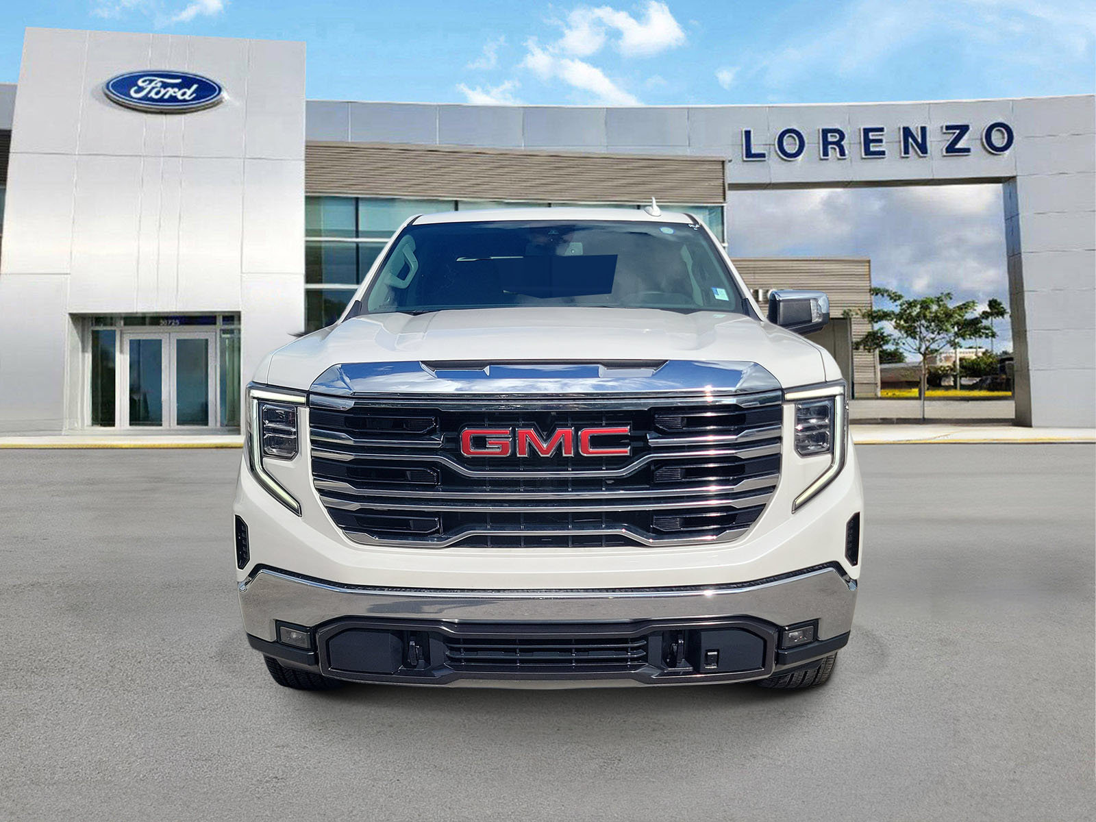 Used 2023 GMC Sierra 1500 SLT w/ SLT Premium Package AWD/4WD image 2