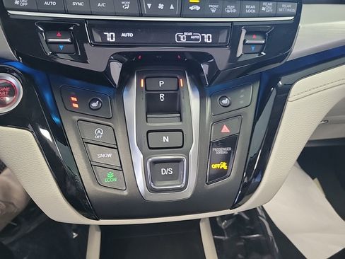 New 2026 Honda Odyssey Touring image 22