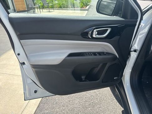 New 2025 Jeep Compass Limited w/ Sun & Sound Group image 10