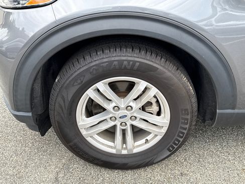 Used 2022 Ford Explorer XLT w/ Equipment Group 202A AWD/4WD image 8