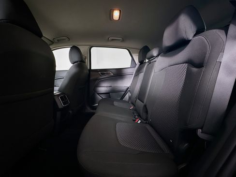 Used 2025 Kia Sportage LX AWD/4WD image 27