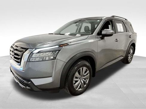 Used 2025 Nissan Pathfinder SV w/ SV Premium Package FWD image 6