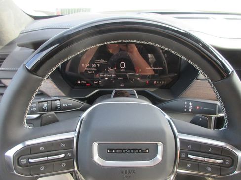 New 2026 GMC Acadia Denali Ultimate AWD/4WD image 17