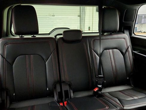 Used 2024 Ford Expedition Limited image 23