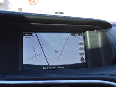 Used 2017 INFINITI QX30 Premium w/ Navigation Package image 19