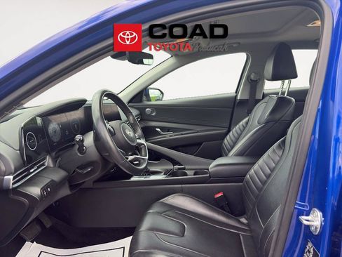 Used 2025 Hyundai Elantra Limited FWD image 8