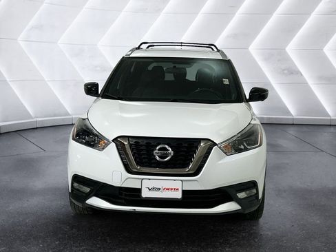 Used 2019 Nissan Kicks SR w/ SR Premium Package FWD image 2