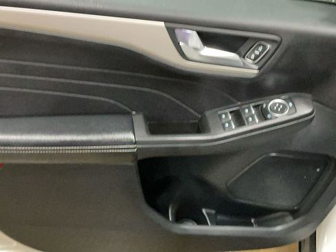 Certified 2021 Ford Escape SE w/ Cold Weather Package image 11