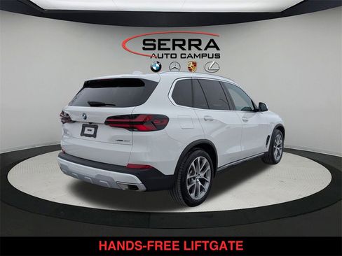 Certified 2025 BMW X5 xDrive40i w/ Premium Package image 3