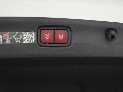Certified 2024 Mercedes-Benz C 300 Sedan image 29