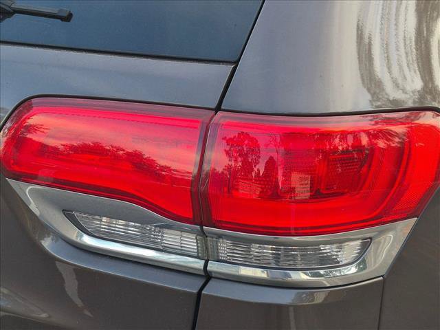 Used 2018 Jeep Grand Cherokee Limited RWD image 15