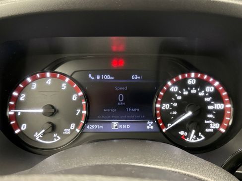 Used 2023 Nissan Titan PRO-4X w/ Pro-4x Convenience Package AWD/4WD image 9