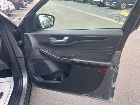 Used 2025 Ford Escape ST-Line image 12