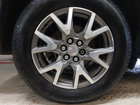 Used 2020 GMC Acadia SLE w/ Driver Convenience Package image 14