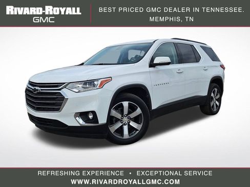 Used 2021 Chevrolet Traverse LT w/ LT Premium Package image 1