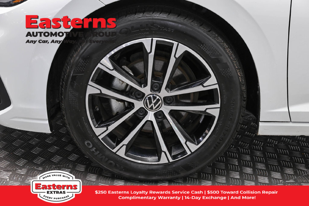 Used 2025 Volkswagen Jetta Sport FWD image 32